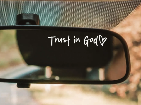 لماذا تحظى ملصقات نقل السيارات هذه بشعبية كبيرة في TikTok؟