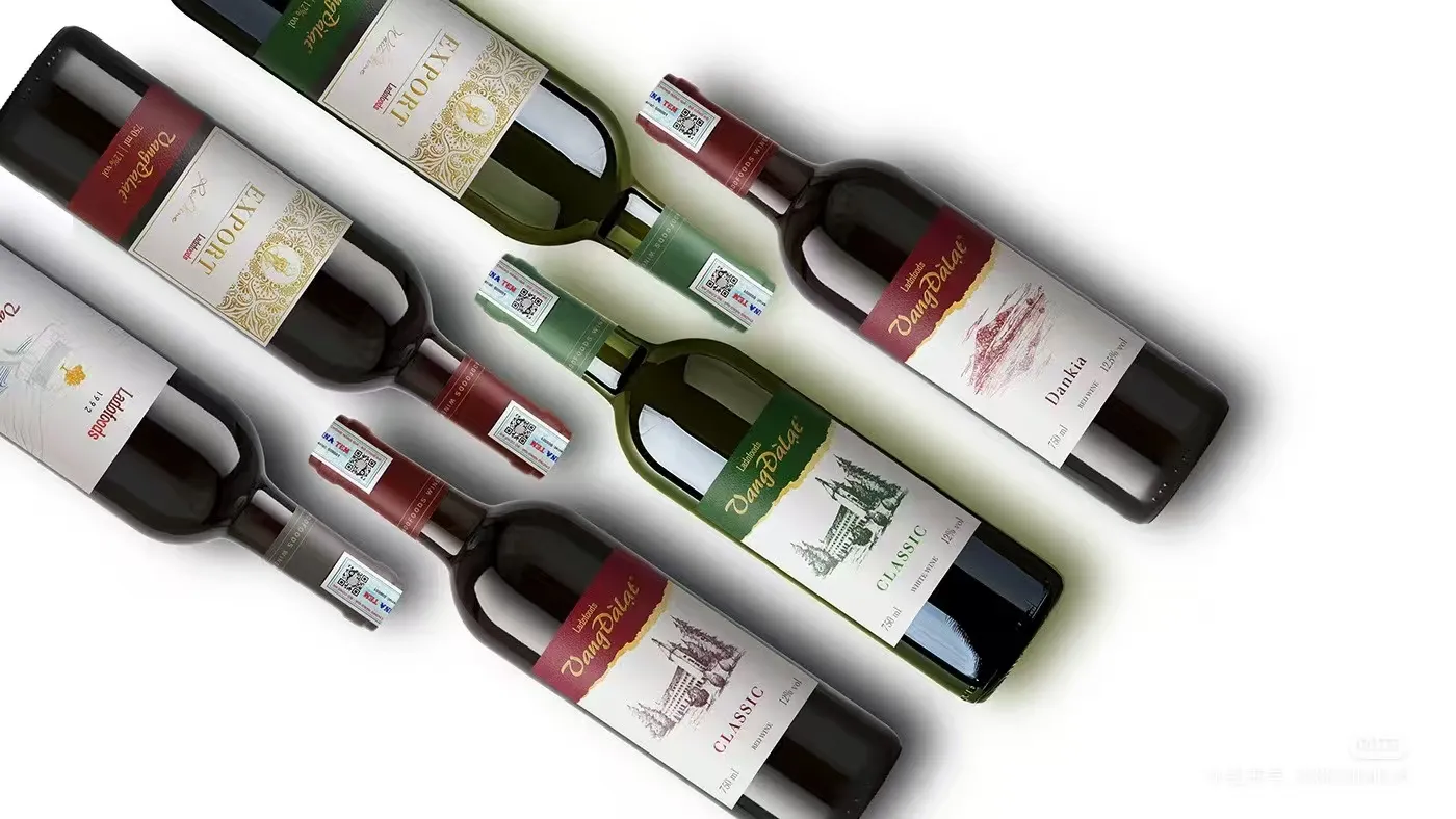 ما هي التقنيات المستخدمة عادة لملصقات النبيذ؟