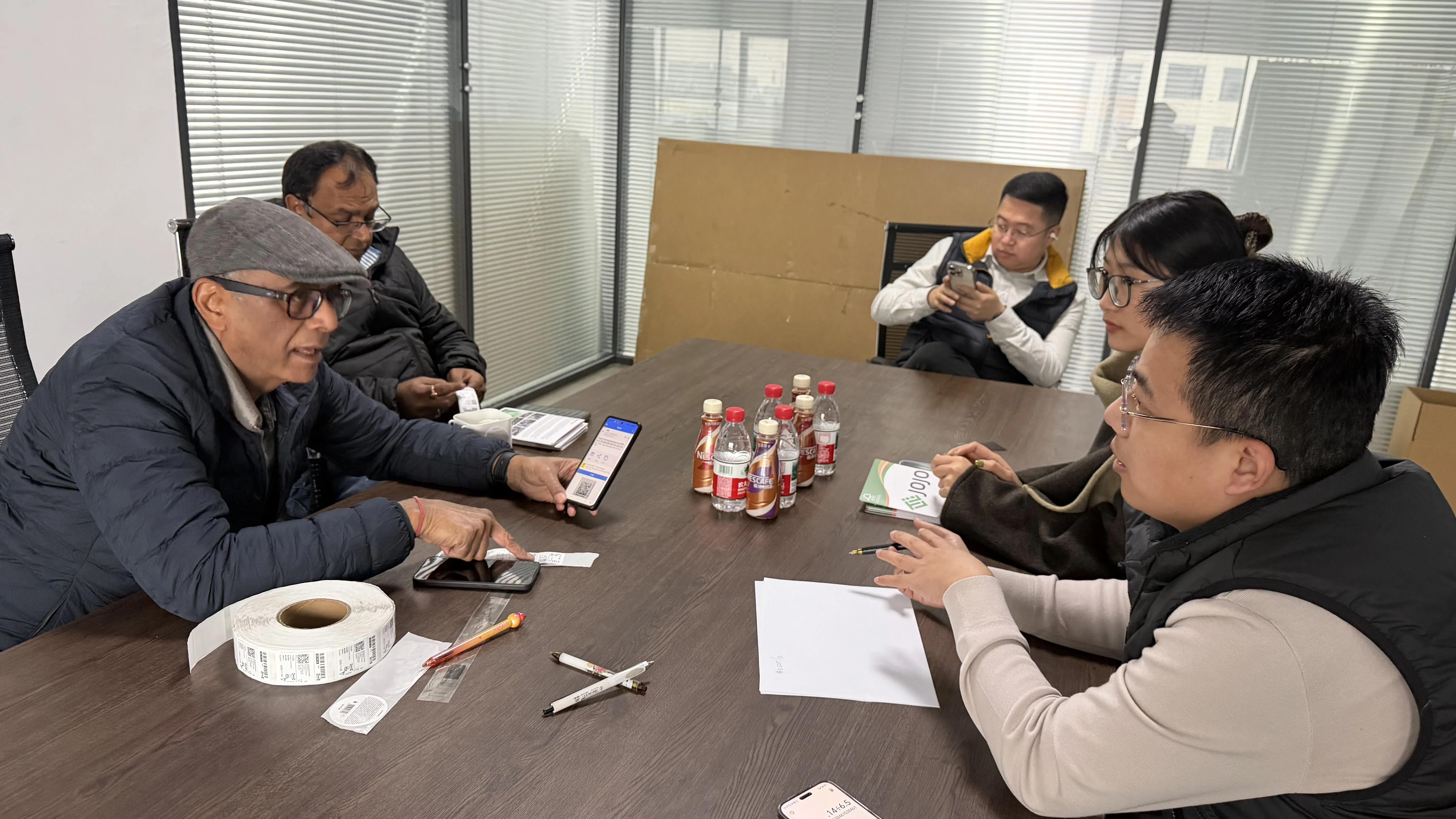 نرحب ترحيبا حارا بالعملاء لزيارة مصنعنا